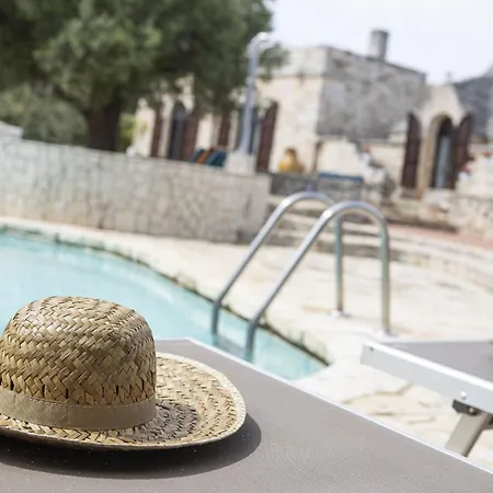 Trullo Degli Ulivi Con Piscina E Vasca Per Bambini