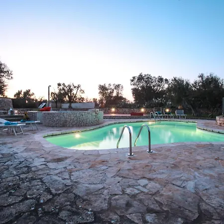 Trullo Degli Ulivi Con Piscina E Vasca Per Bambini San Michele Salentino