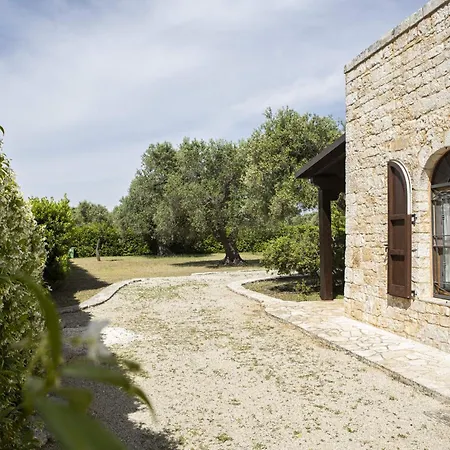 Trullo Degli Ulivi Con Piscina E Vasca Per Bambini Nyaraló San Michele Salentino