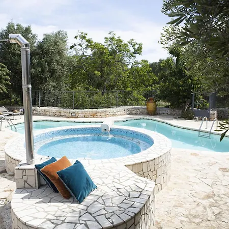 Nyaraló Trullo Degli Ulivi Con Piscina E Vasca Per Bambini San Michele Salentino