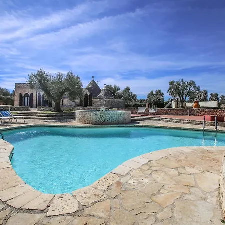Trullo Degli Ulivi Con Piscina E Vasca Per Bambini Holiday home San Michele Salentino